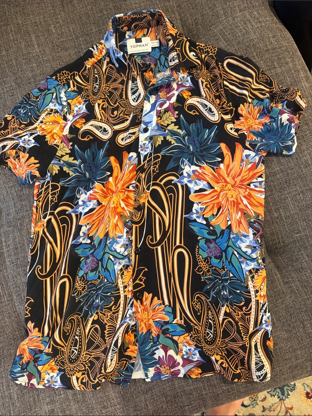 Topman Men’s Black Floral Short-Sleeve Button-Up Shirt- Medium